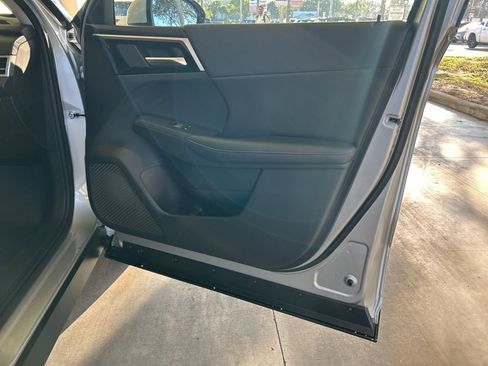 New 2025 Mitsubishi Outlander SE image 26