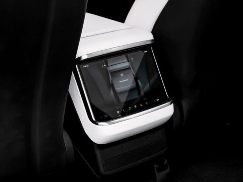 Used 2023 Tesla Model X image 47