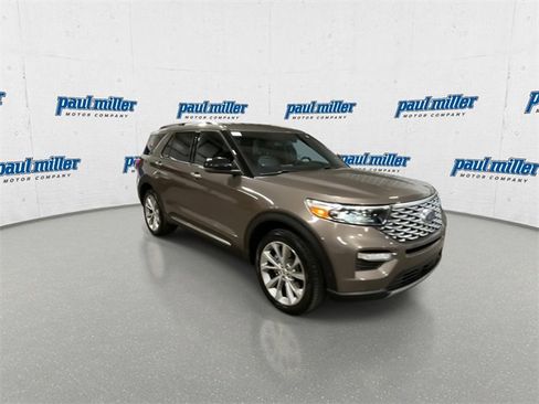 Used 2021 Ford Explorer Platinum image 2