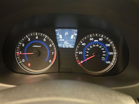 Used 2014 Hyundai Accent GLS image 15