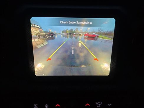 Used 2022 Jeep Gladiator Overland image 20