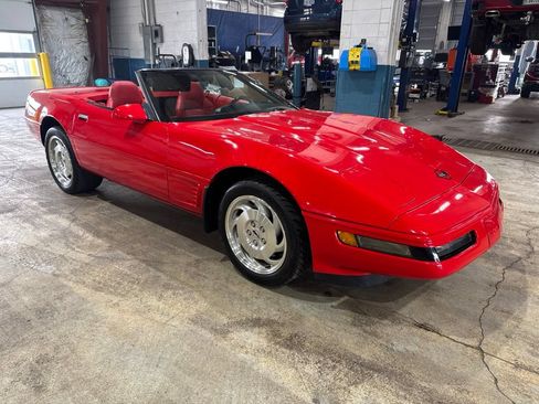 Used 1995 Chevrolet Corvette Convertible RWD image 5