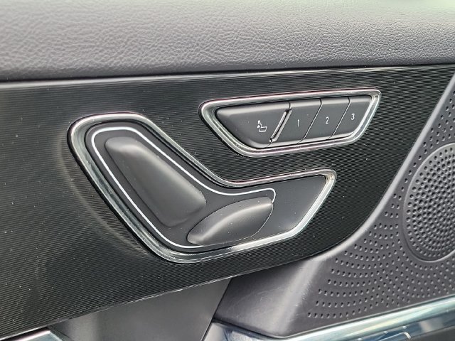 Used 2023 Lincoln Corsair AWD image 9