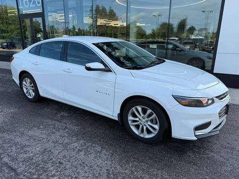 Used 2016 Chevrolet Malibu LT FWD image 2