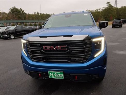 Used 2022 GMC Sierra 1500 AT4 w/ AT4 Preferred Package image 2
