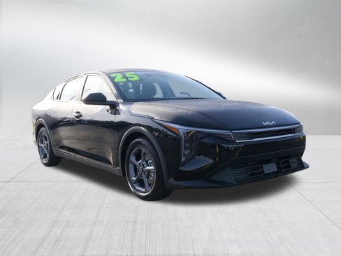 New 2025 Kia K4 LXS image 9