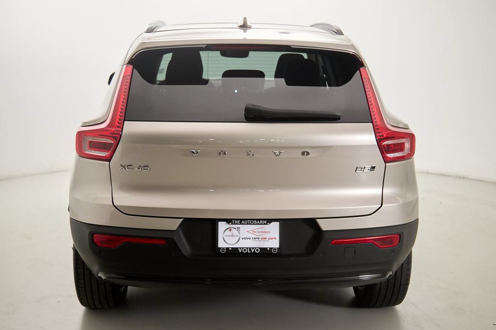 Certified 2024 Volvo XC40 B5 Plus w/ Protection Package Premier AWD/4WD image 8