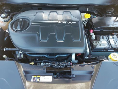 Used 2016 Jeep Cherokee 75th Anniversary image 31