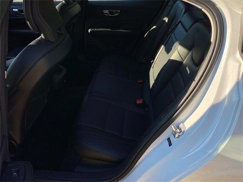 Used 2020 Volvo S60 T5 Momentum w/ Protection Package Premier image 9