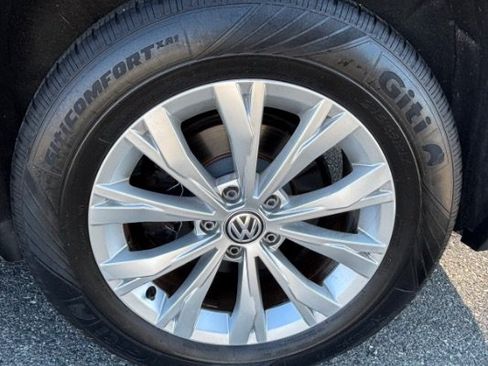 Used 2018 Volkswagen Tiguan S FWD image 19