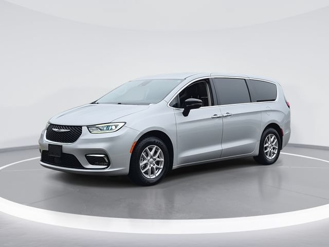 Used 2024 Chrysler Pacifica Touring-L FWD image 1