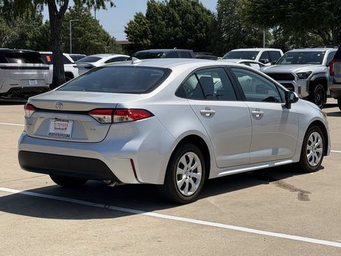 Used 2025 Toyota Corolla LE FWD image 4