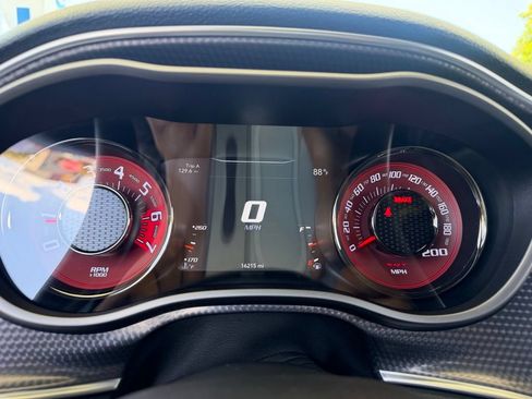 Used 2019 Dodge Challenger SRT Hellcat w/ Widebody Package RWD image 10