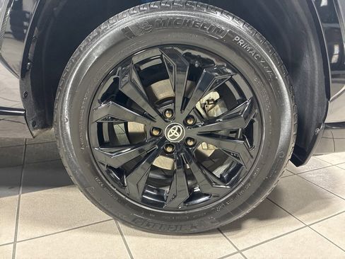 Used 2024 Toyota RAV4 SE image 10