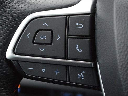 Used 2024 Toyota Sienna XSE image 33