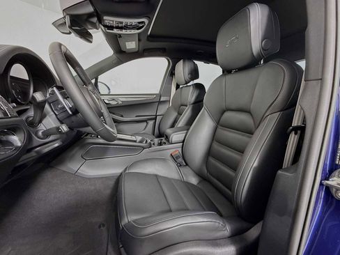 Used 2025 Porsche Macan GTS image 5