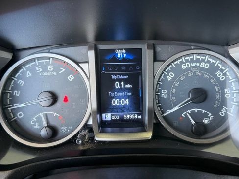 Certified 2019 Toyota Tacoma SR5 AWD/4WD image 25