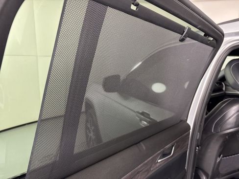 Used 2024 Jeep Grand Cherokee L Limited w/ Luxury Tech Group II image 34