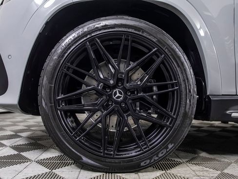 Used 2025 Mercedes-Benz GLS 580 4MATIC image 41