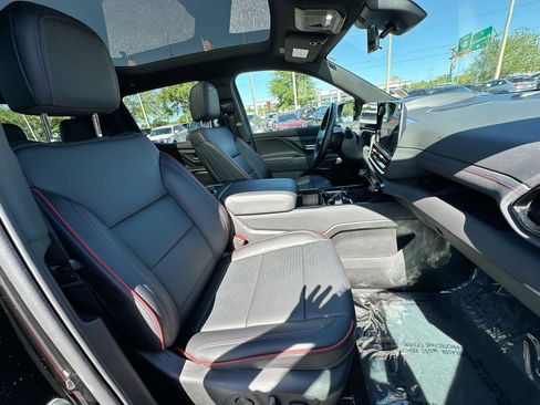 Certified 2025 Chevrolet Silverado EV RST AWD/4WD image 28