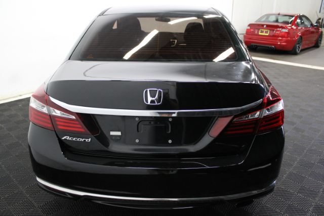Used 2017 Honda Accord LX image 5
