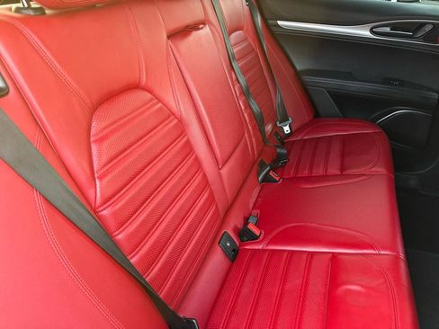 Used 2022 Alfa Romeo Stelvio Veloce image 38