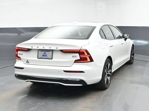 Used 2025 Volvo S60 B5 Core FWD image 8