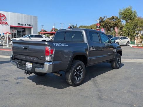Certified 2022 Toyota Tacoma TRD Off-Road image 9