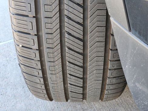 Used 2024 Land Rover Defender 130 S image 11