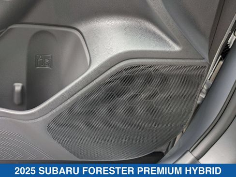 Used 2025 Subaru Forester Premium AWD/4WD image 14