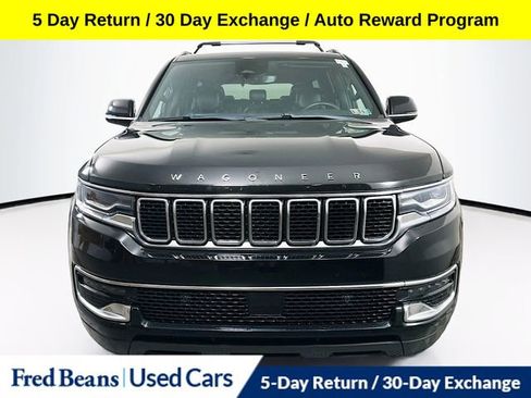 Used 2022 Jeep Wagoneer Series I w/ Premium Group I AWD/4WD image 3