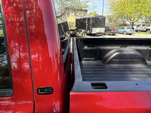 Used 2005 Chevrolet Silverado 2500 LS w/ Heavy-Duty Power Package image 17