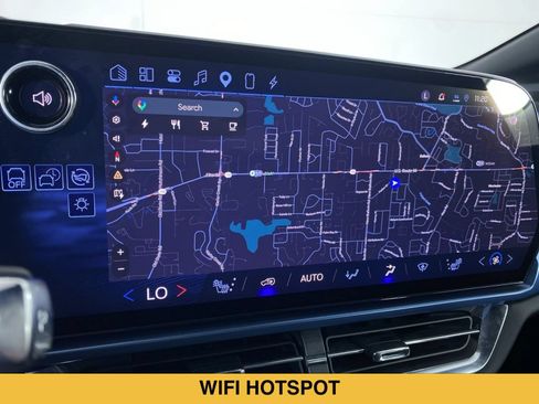 Certified 2024 Chevrolet Equinox EV LT FWD image 6