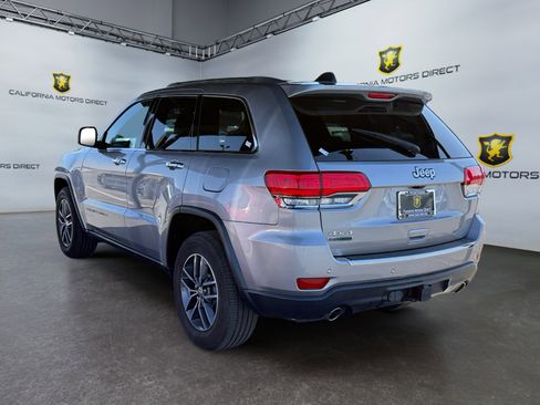Used 2018 Jeep Grand Cherokee Limited w/ Trailer Tow Group IV image 3