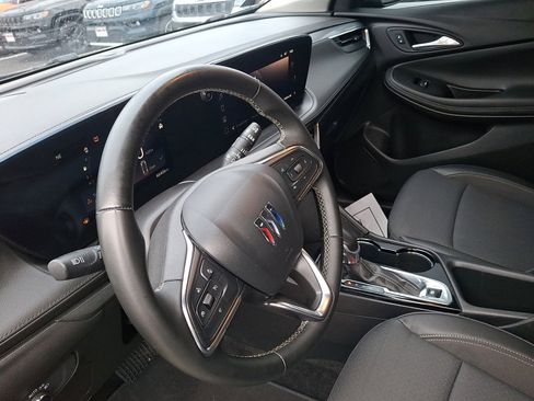 Used 2024 Buick Encore GX Preferred image 25
