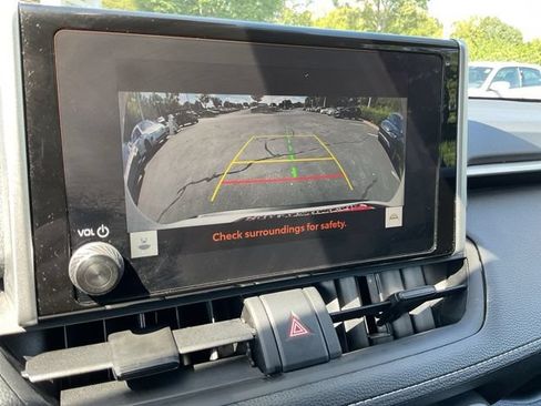 Used 2025 Toyota RAV4 XLE AWD/4WD image 30