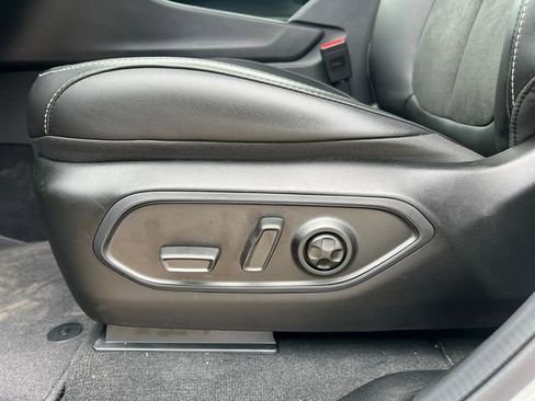 New 2025 Jeep Grand Cherokee L Altitude image 11