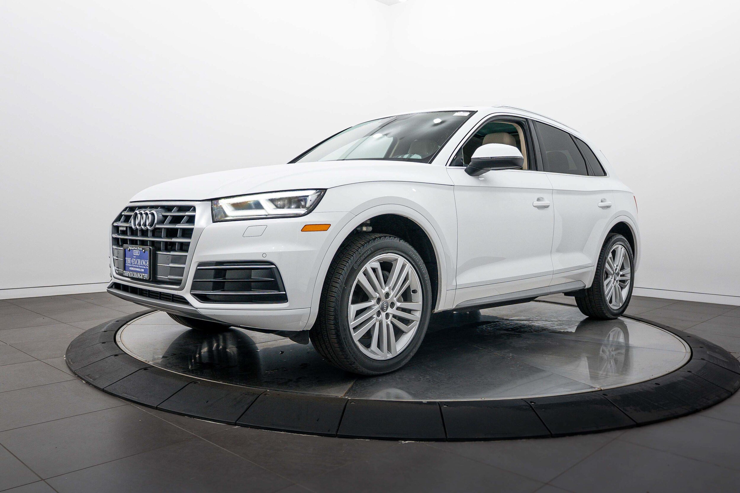 Used 2019 Audi Q5 2.0T Premium Plus w/ Premium Plus Package AWD/4WD image 6