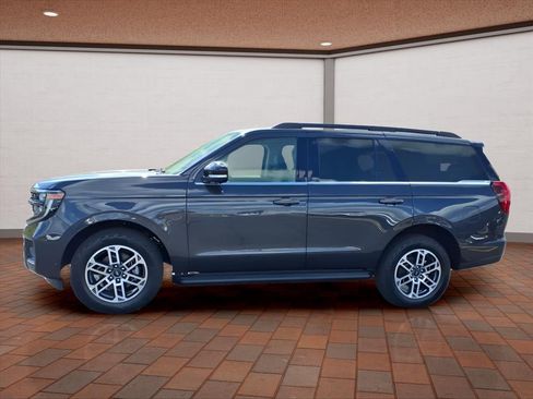 New 2025 Ford Expedition Active image 3