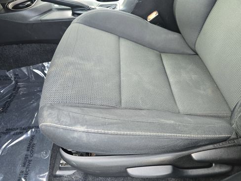 Used 2017 Toyota RAV4 XLE FWD image 25