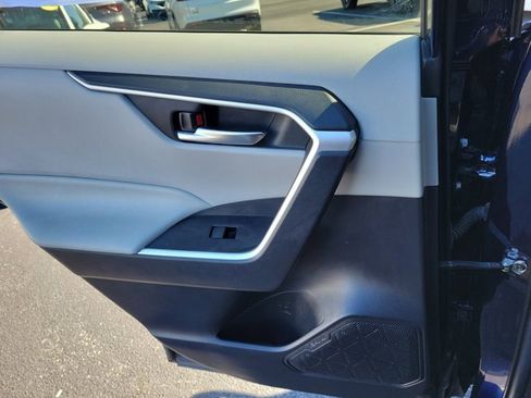 Used 2019 Toyota RAV4 XLE w/ Convenience Package image 17