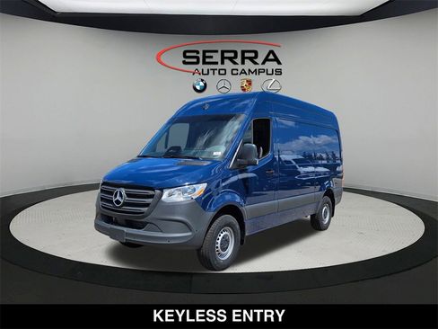 Used 2025 Mercedes-Benz Sprinter 2500 image 7