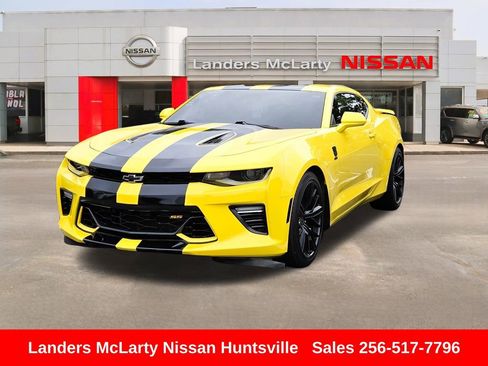 Used 2018 Chevrolet Camaro SS RWD image 3