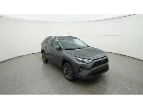 Used 2023 Toyota RAV4 XLE Premium AWD/4WD image 17