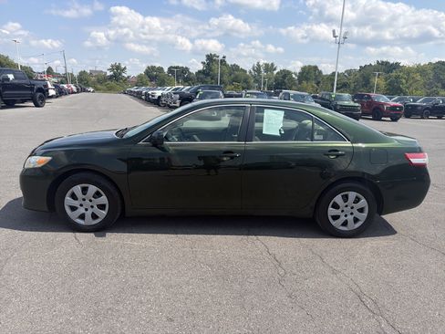 Used 2011 Toyota Camry LE FWD image 7