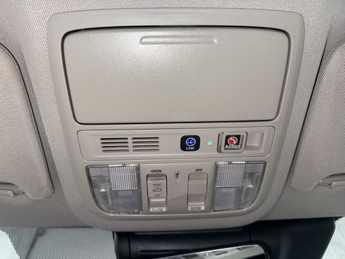 Used 2018 Honda Accord Touring image 31