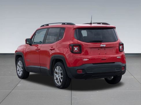 Used 2020 Jeep Renegade Latitude FWD image 4