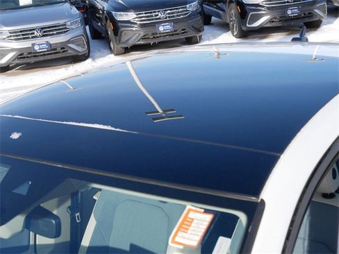 Certified 2025 Volkswagen Jetta SE image 11