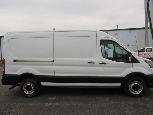 Used 2023 Ford Transit 250 Medium Roof image 4
