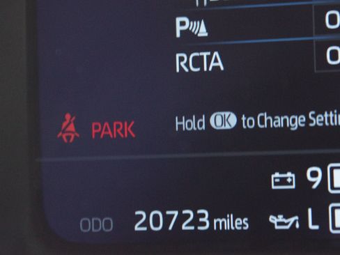 Used 2024 Toyota Tundra Limited AWD/4WD image 4